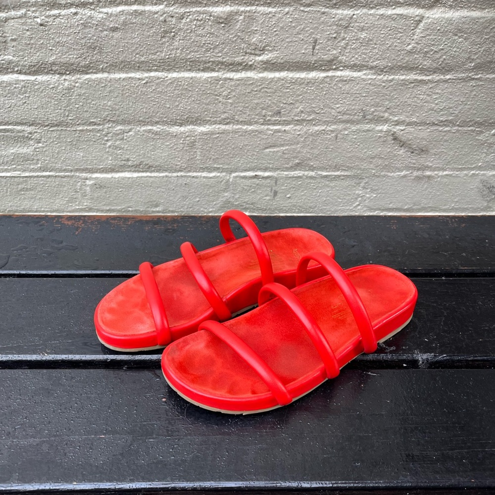 Charlotte Stone by Ban.do sandals sz 7